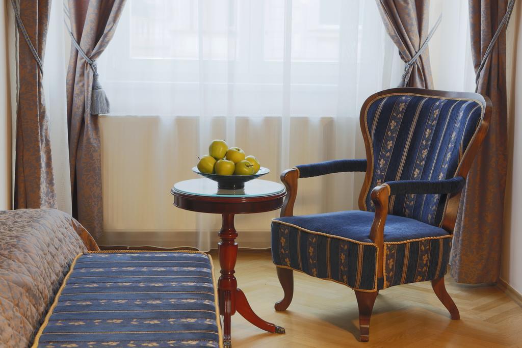 Bristol Vila Tereza Karlovy Vary Rom bilde